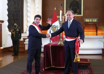 Presentación de la carta de renuncia al MININTER
